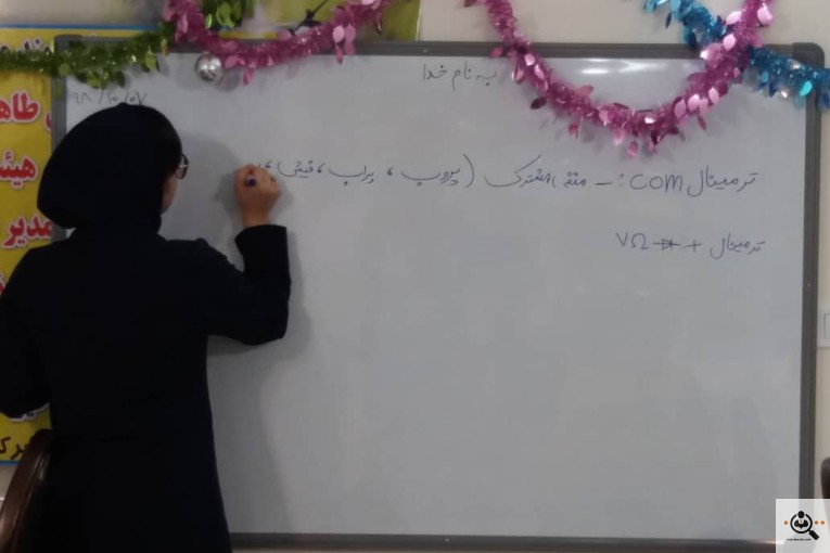 آموزشگاه رباتیک راحیل گستر در شیراز