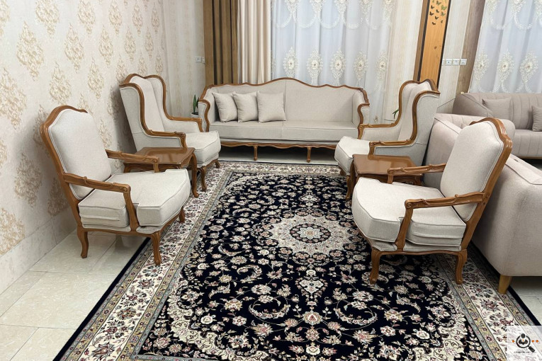 مبلمان امپراطور در شازند مرکزی