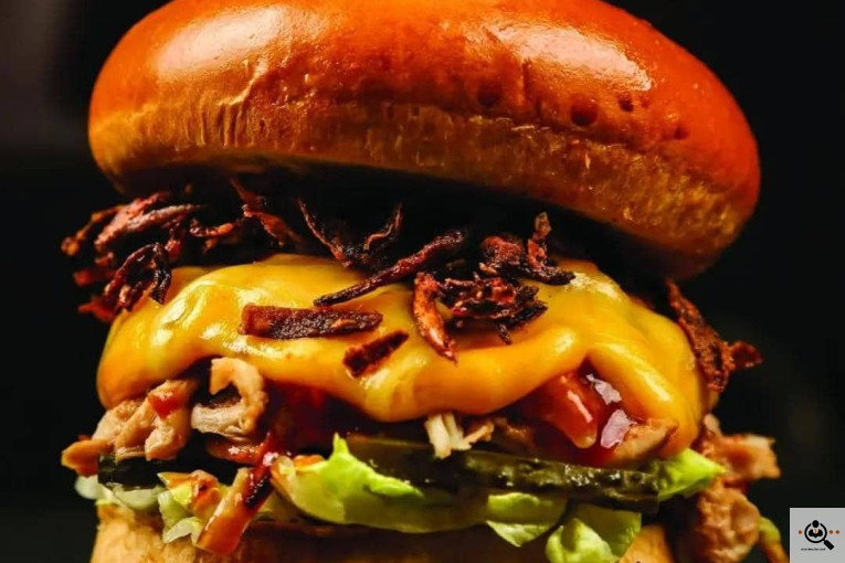 ساندویچ و برگر و پیتزا و پاچینی و مرغ بریان فست فود مزه شمالی در رضوانشهر