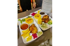 کافه رستوران اهورا در پره سر