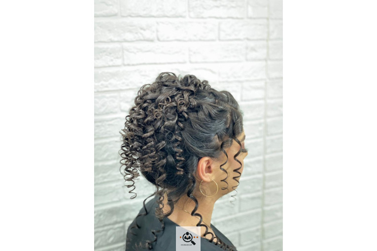 آموزشگاه و سالن آرایش و زیبایی مهتاب در نطنز اصفهان