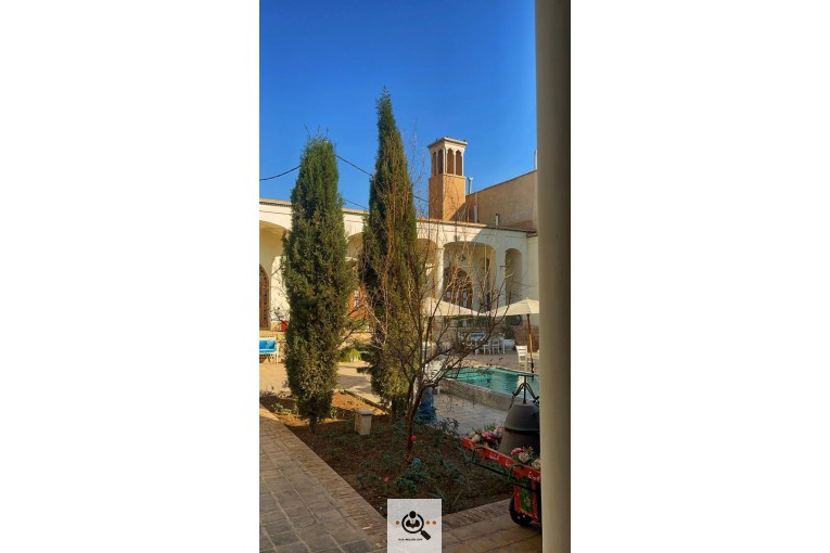 کافه رستوران آریانا در کاشان