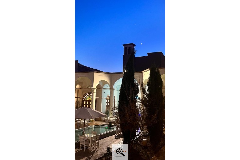 کافه رستوران آریانا در کاشان