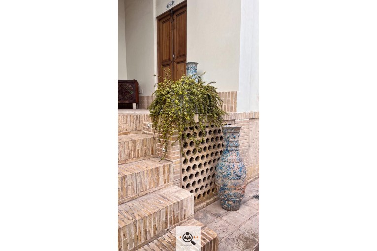 کافه رستوران آریانا در کاشان