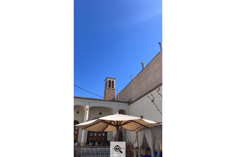 کافه رستوران آریانا در کاشان