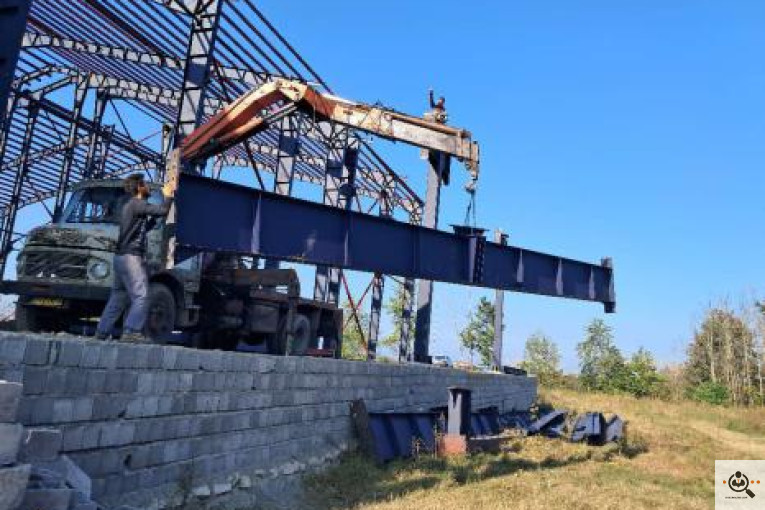 جرثقیل حامد در تنکابن 