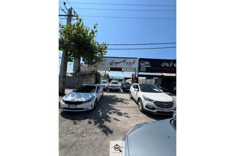 نمایشگاه اتومبیل لوکس مهرداد بصیری در رشت