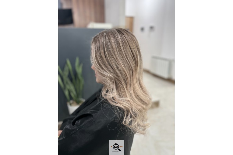 مرکز تخصصی رنگ و لایت محدثه صالحی در رفسنجان haircolor_mohadeseh_salehi