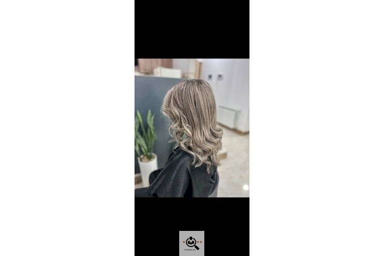 مرکز تخصصی رنگ و لایت محدثه صالحی در رفسنجان haircolor_mohadeseh_salehi
