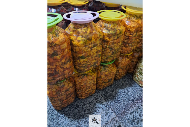 تولید و پخش ترشیجات ابتکار معطر در قائمشهر