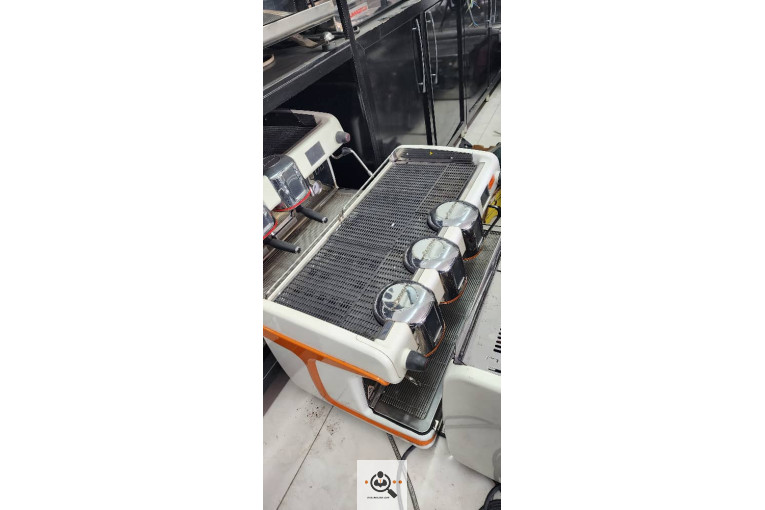 دستگاه اسپرسوساز صنعتی و آسیاب صنعتی اسپرسو رویال در بندرگناوه