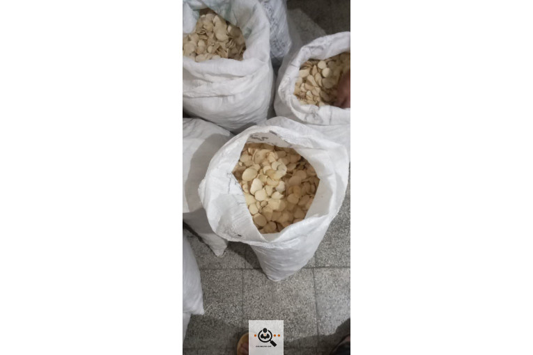پخش خشکبار موسیر در نجف آباد