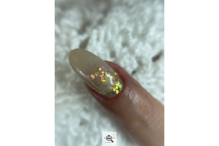 خدمات تخصصی کاشت ناخن و مژه مصی در رشت