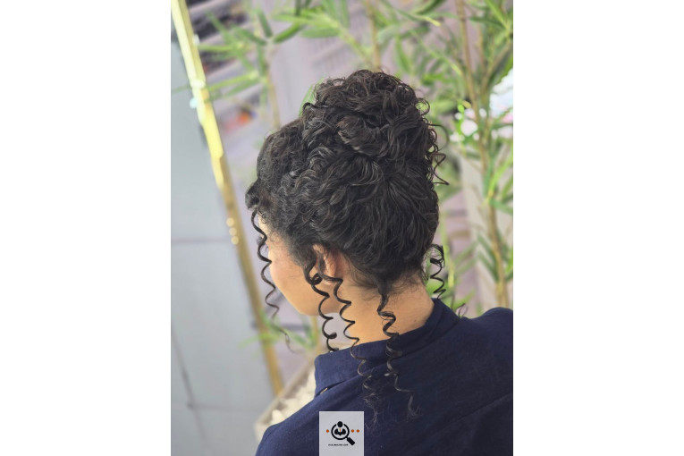 سالن آرایش و زیبایی دلنیا در شهرک اندیشه