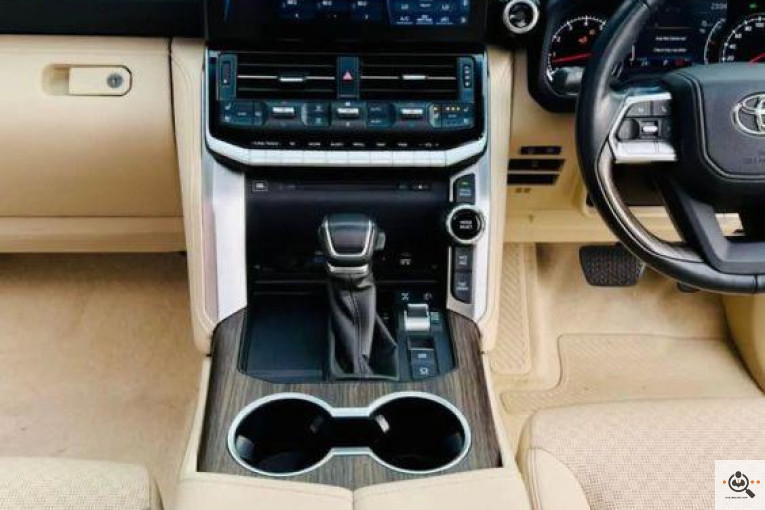 نصب دوربین سنسور عقب و دوربین ۳۶۰ درجه تویوتا در رشت