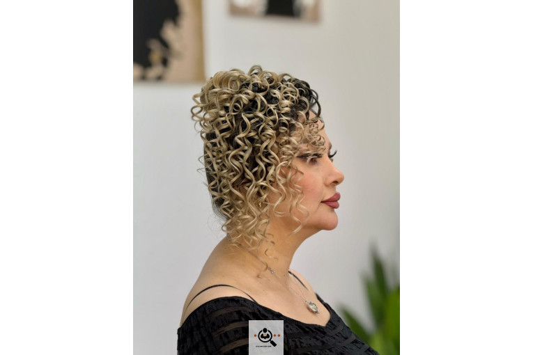 سالن آرایش و زیبایی لارن در نقده