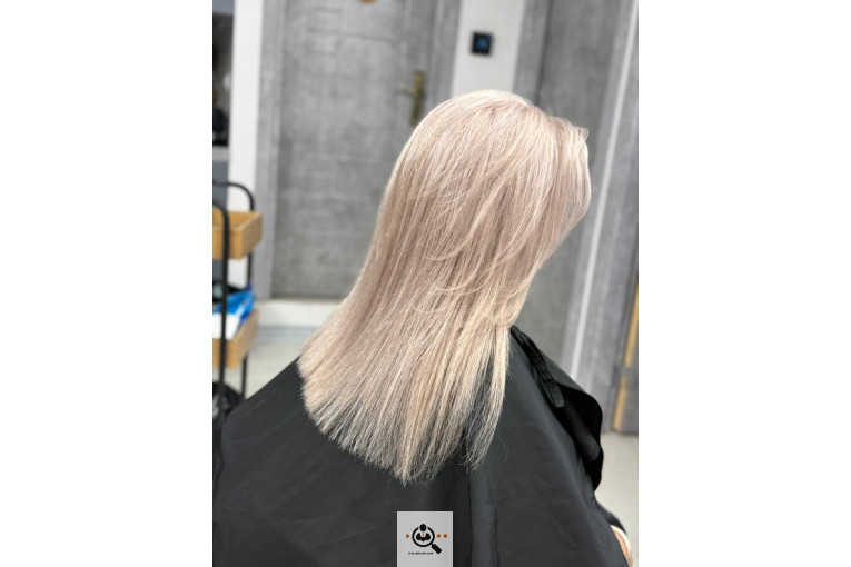 رنگ مو و کراتین زهرا منتجبی در کاشان