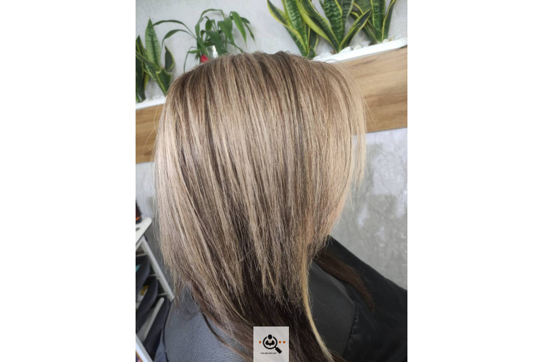 سالن آرایش و زیبایی بانو رضازاده در کاشان