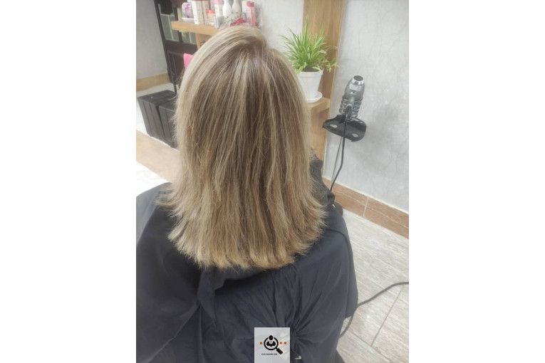 سالن آرایش و زیبایی بانو رضازاده در کاشان