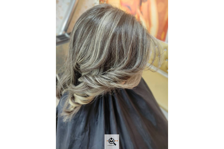 سالن آرایش و زیبایی بانو رضازاده در کاشان