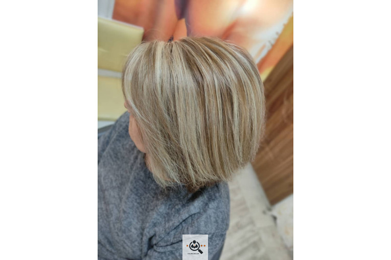 سالن آرایش و زیبایی بانو رضازاده در کاشان