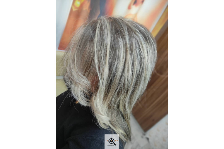 سالن آرایش و زیبایی بانو رضازاده در کاشان