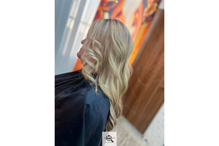 سالن آرایش و زیبایی بانو رضازاده در کاشان