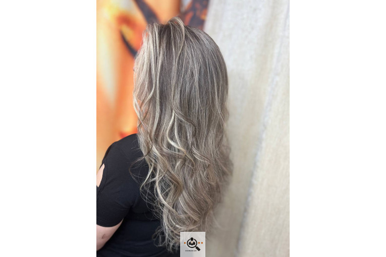 سالن آرایش و زیبایی بانو رضازاده در کاشان