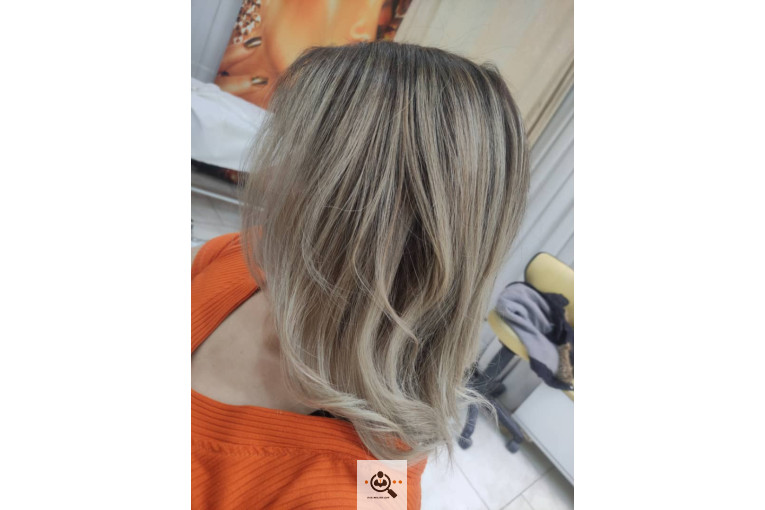 سالن آرایش و زیبایی بانو رضازاده در کاشان