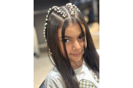 سالن آرایش و زیبایی ملینا سلطانی در خیابان پیروزی تهران