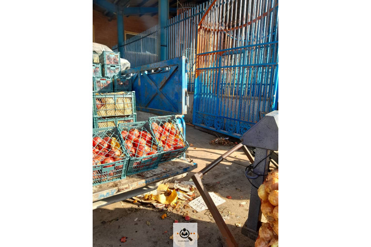 میدان میوه و تره بار الغدیر اهواز غرفه 54 بارفروشی و حق العمل کاری علی ظاهری تلفن 09163561537