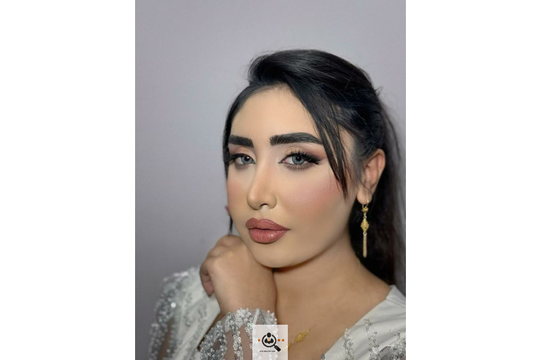 بهترین میکاپ آرتیست در بندرعباس (09172323379)