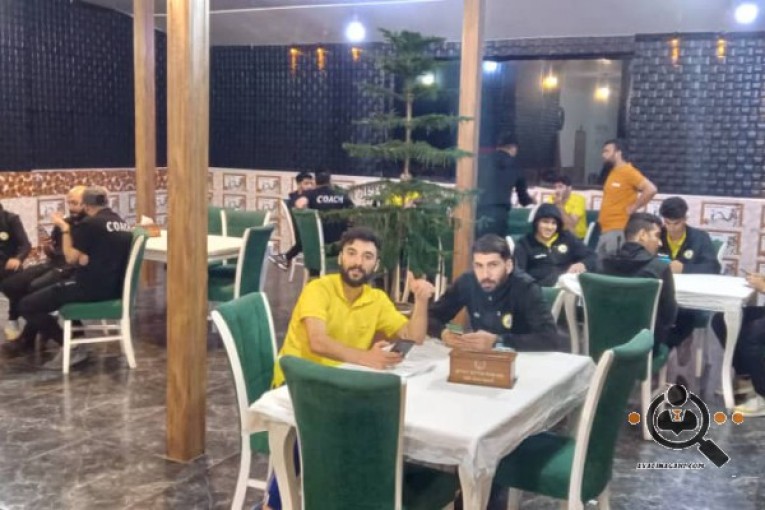 رستوران اکبر جوجه برادران کلبادی در زیراب 