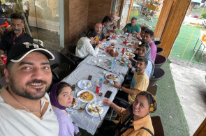 رستوران اکبر جوجه برادران کلبادی در زیراب 