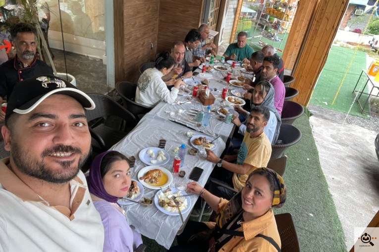 رستوران اکبر جوجه برادران کلبادی در زیراب 