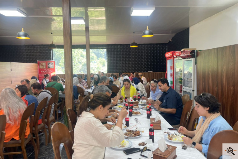 رستوران اکبر جوجه برادران کلبادی در زیراب 