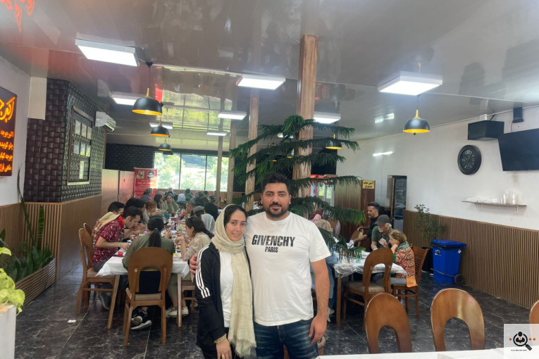رستوران اکبر جوجه برادران کلبادی در زیراب 