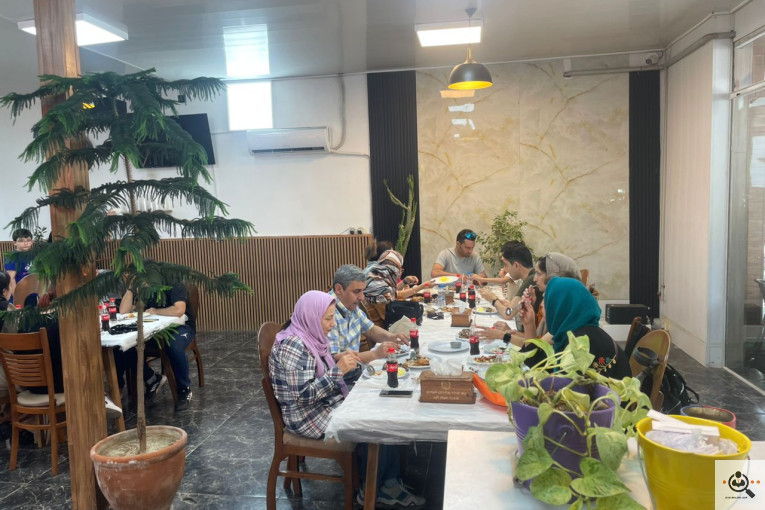 رستوران اکبر جوجه برادران کلبادی در زیراب 