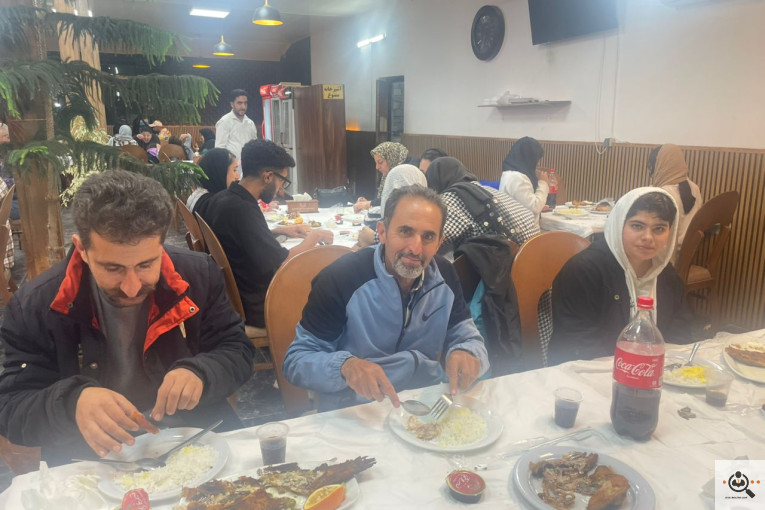 رستوران اکبر جوجه برادران کلبادی در زیراب 