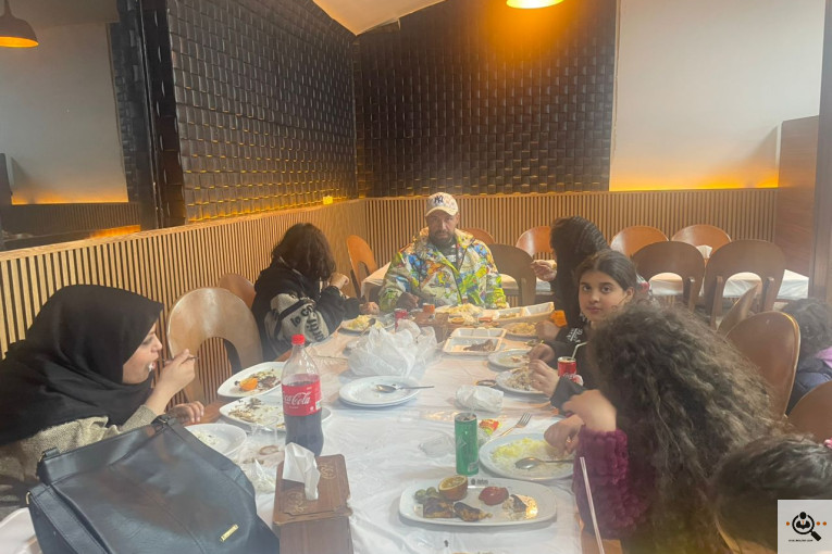 رستوران اکبر جوجه برادران کلبادی در زیراب 